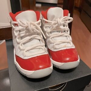 Kids Jordan 11 size 11c